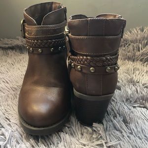 Cloud walkers by avenue ankle boots